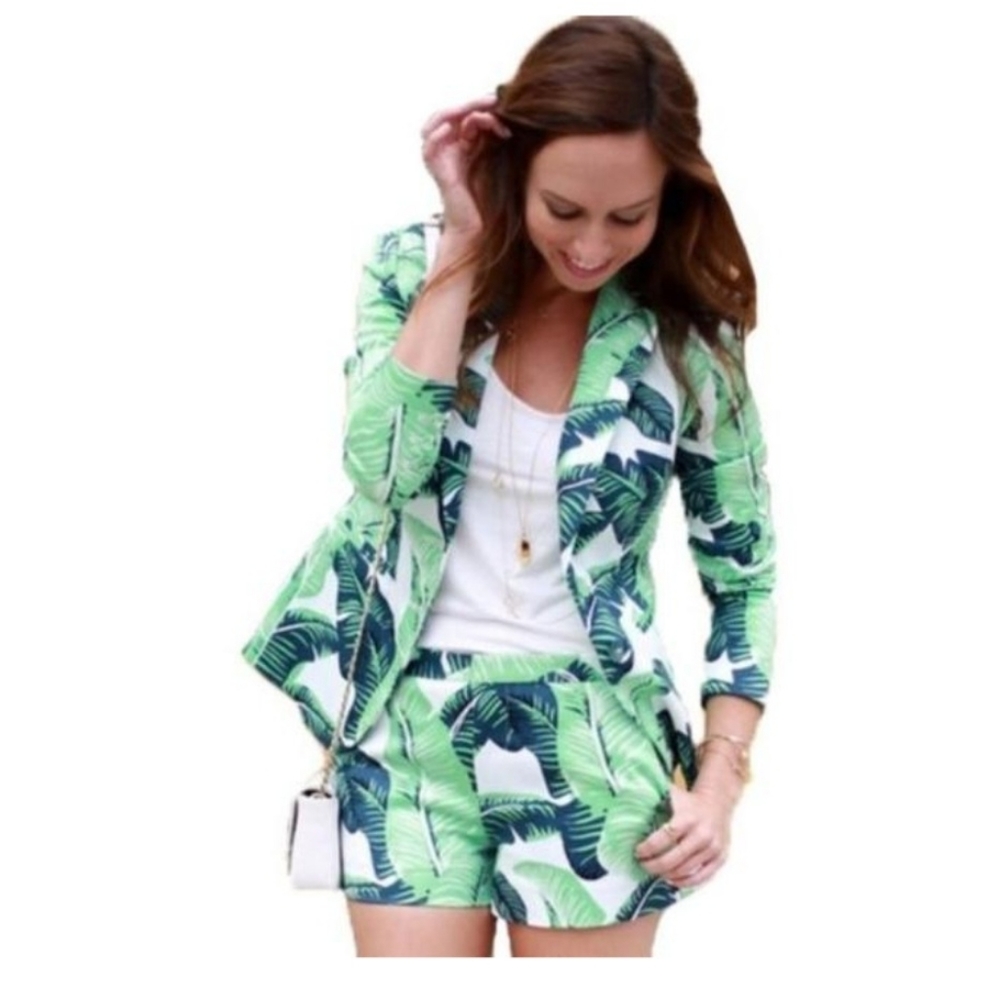 Juicy CoutureGreen Palm Leaf Jacket Cotton BlazerSize: (8)  Shorts &Blazer